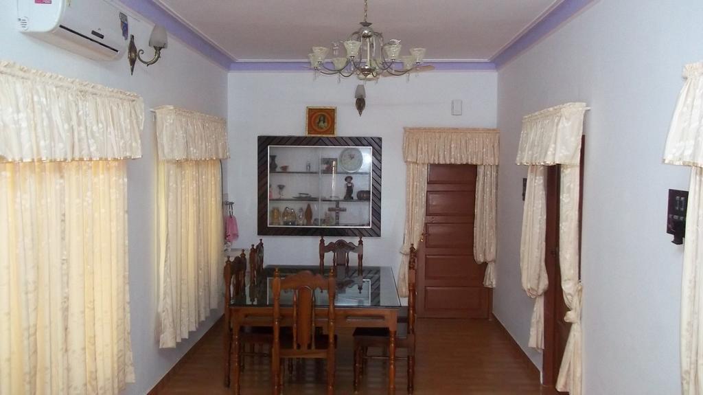 Aroma Home Stay Kochi Esterno foto