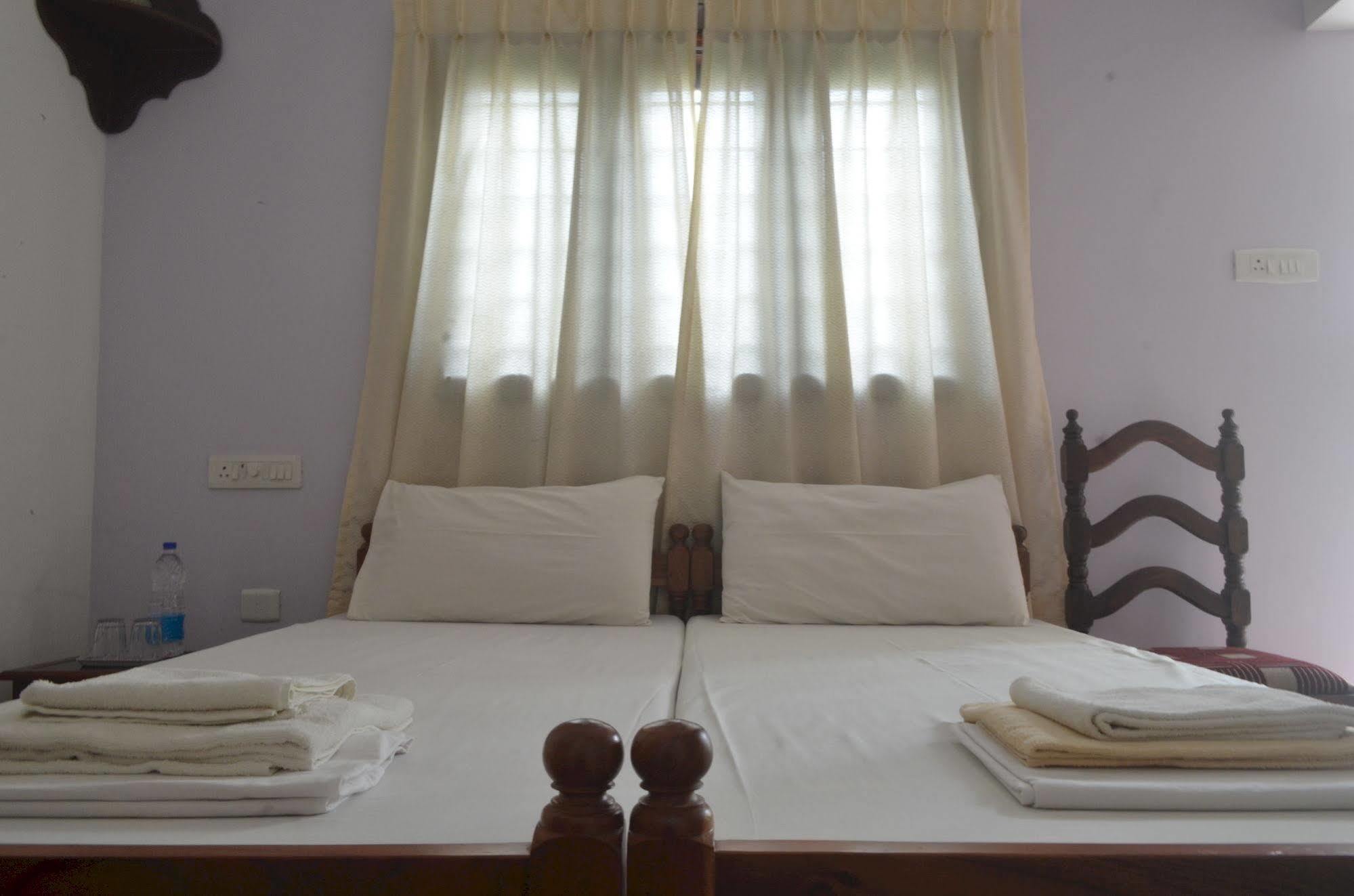 Aroma Home Stay Kochi Esterno foto